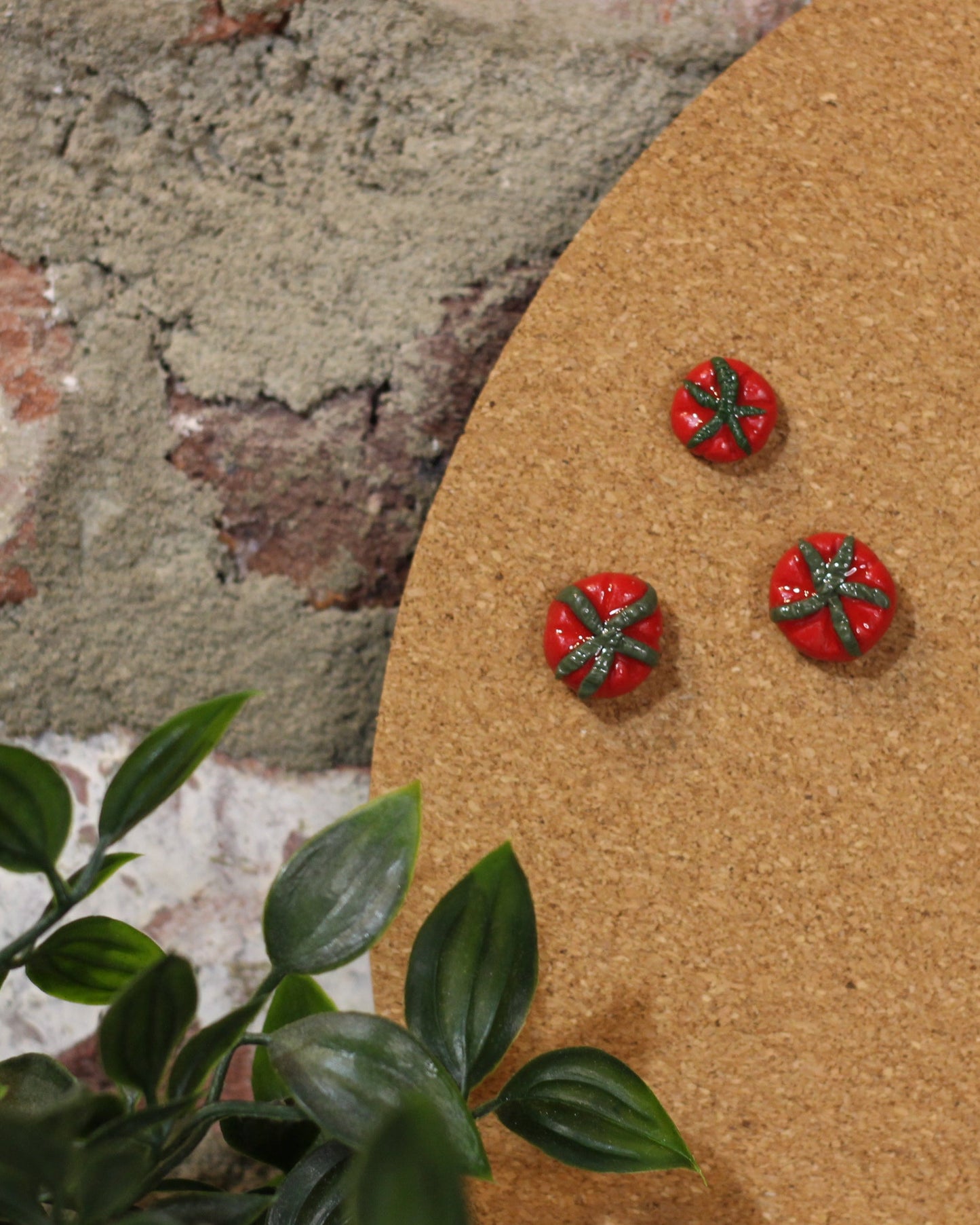 The Tomato Pin / Magnet