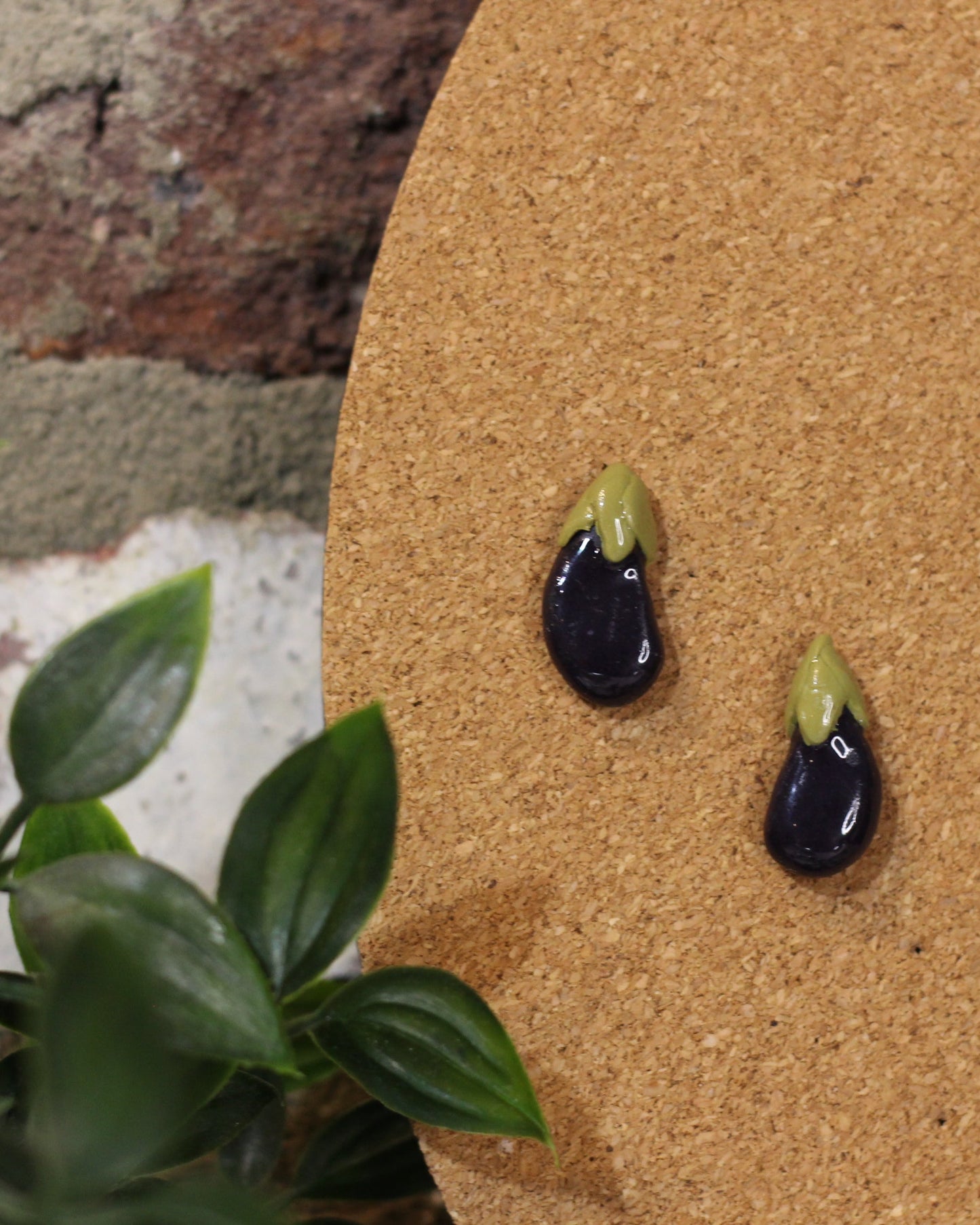 The Eggplant Pin / Magnet