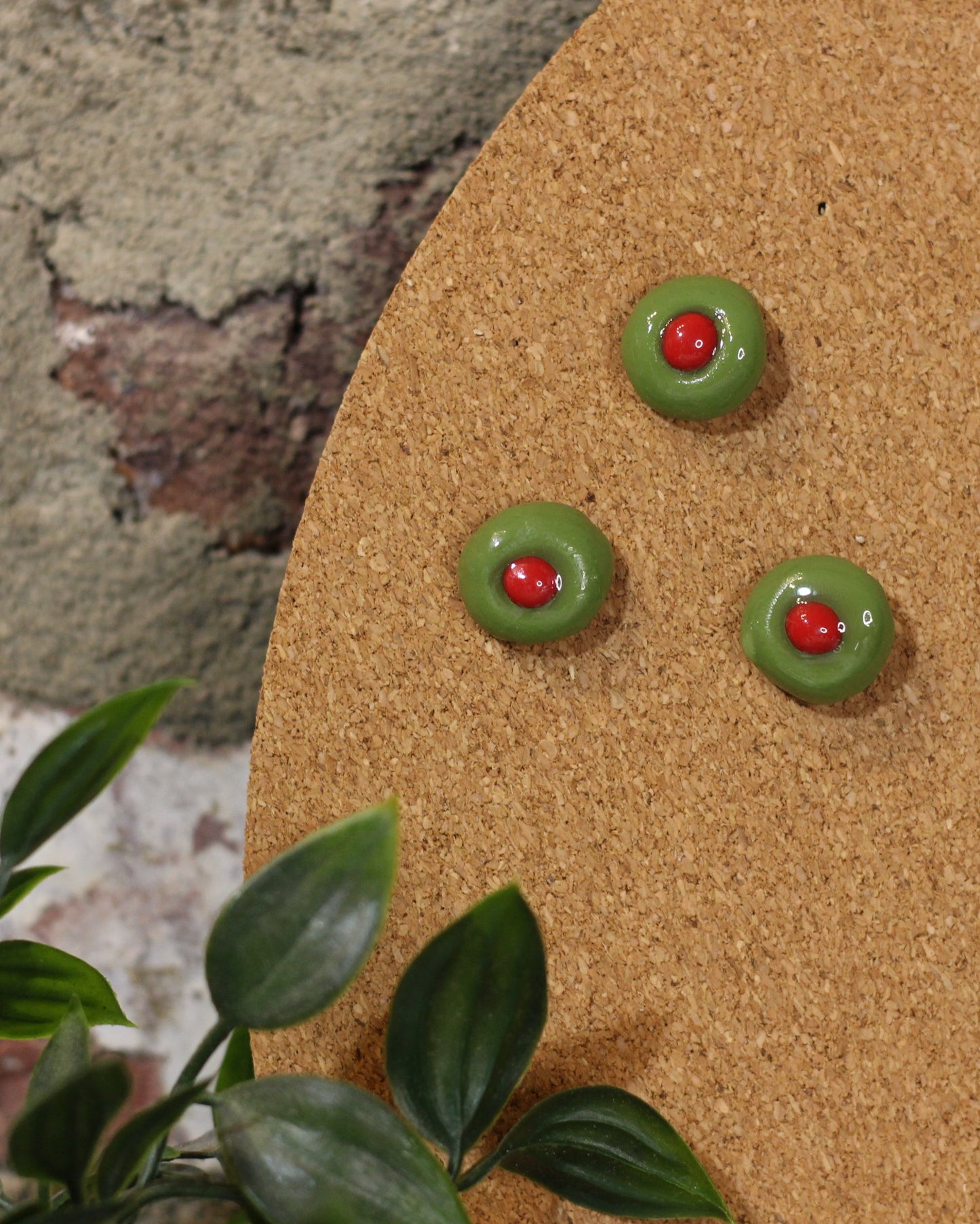 The Olive Pin / Magnet