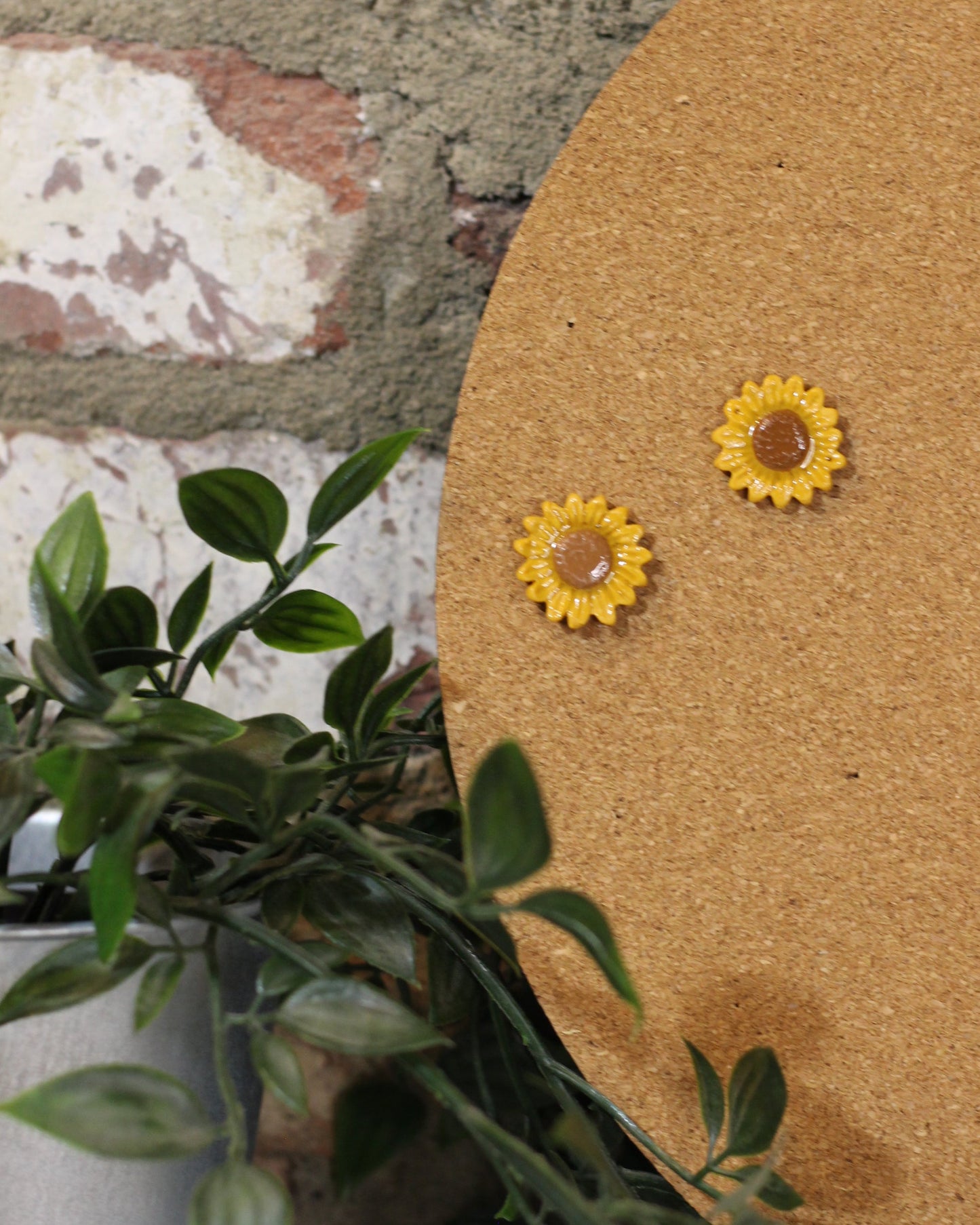The Sunflower Pin / Magnet